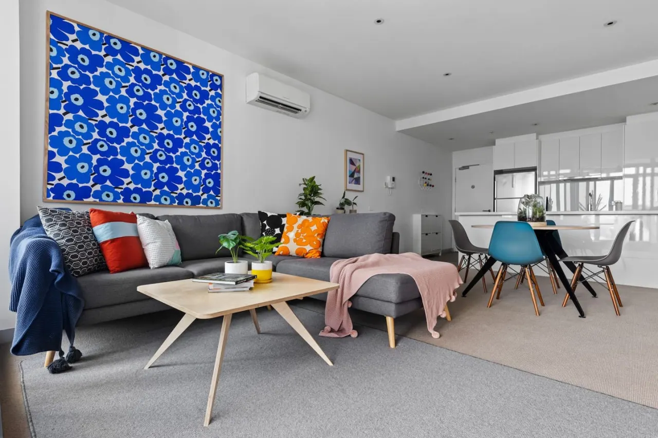 Lola - Penthouse-Style Melbourne Apartment 7