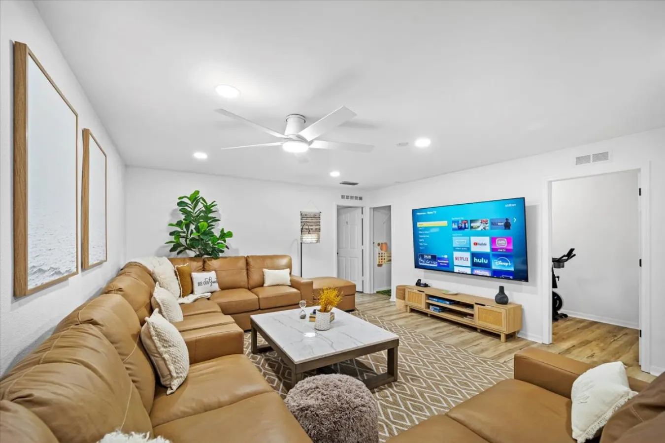Luxury 10BR FREE pool heat, Hot Tub, & Game Room 4