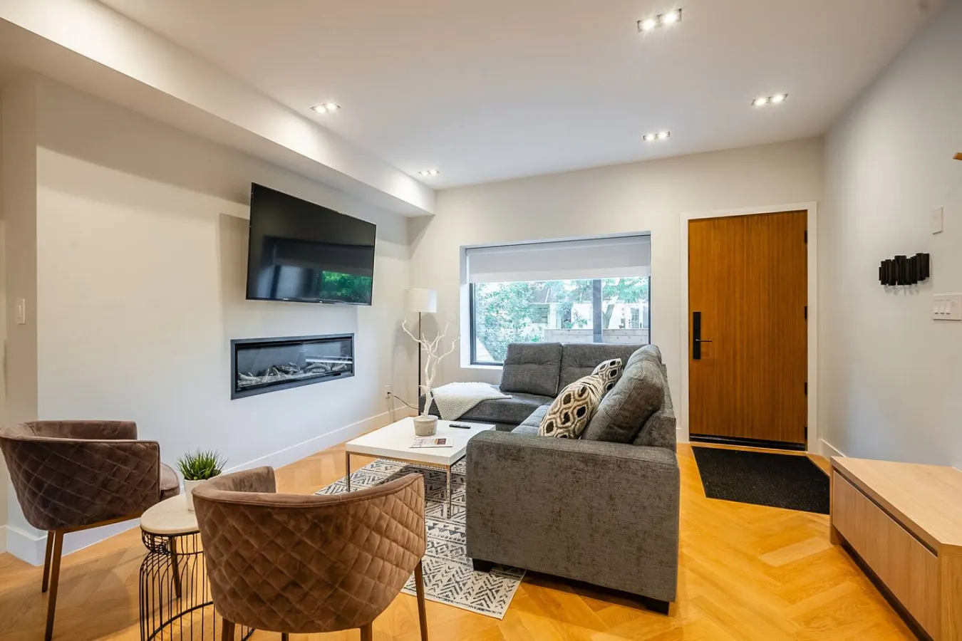 Luxury 4BR House • Beautifully Designed • Sleeps 8