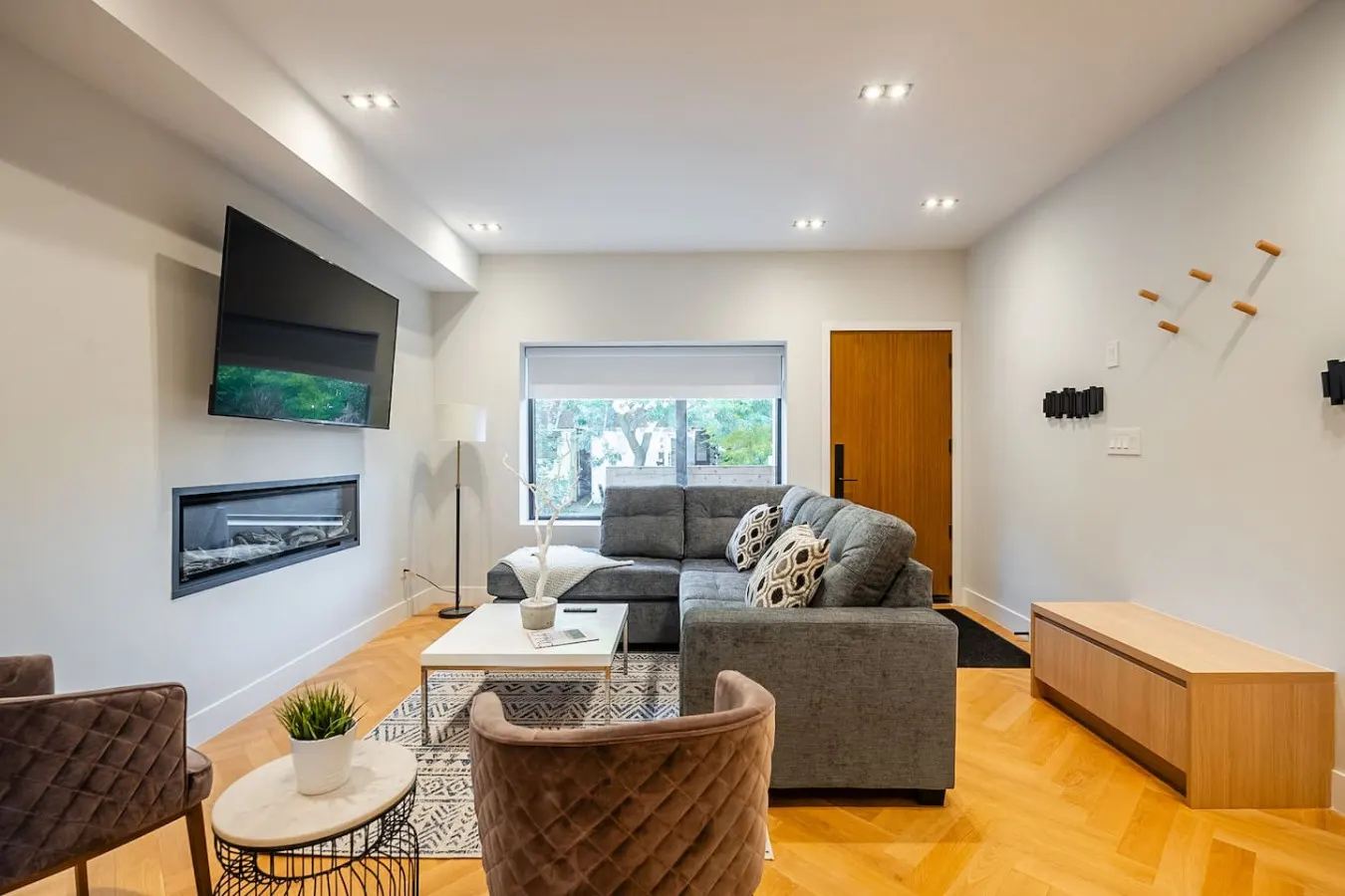 Luxury 4BR House Beautifully Designed Sleeps 8 7