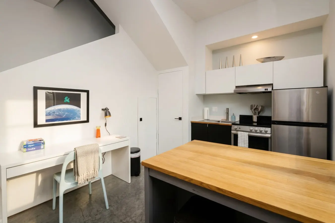Stylish Artist Loft, Steps from TQL Stadium 16