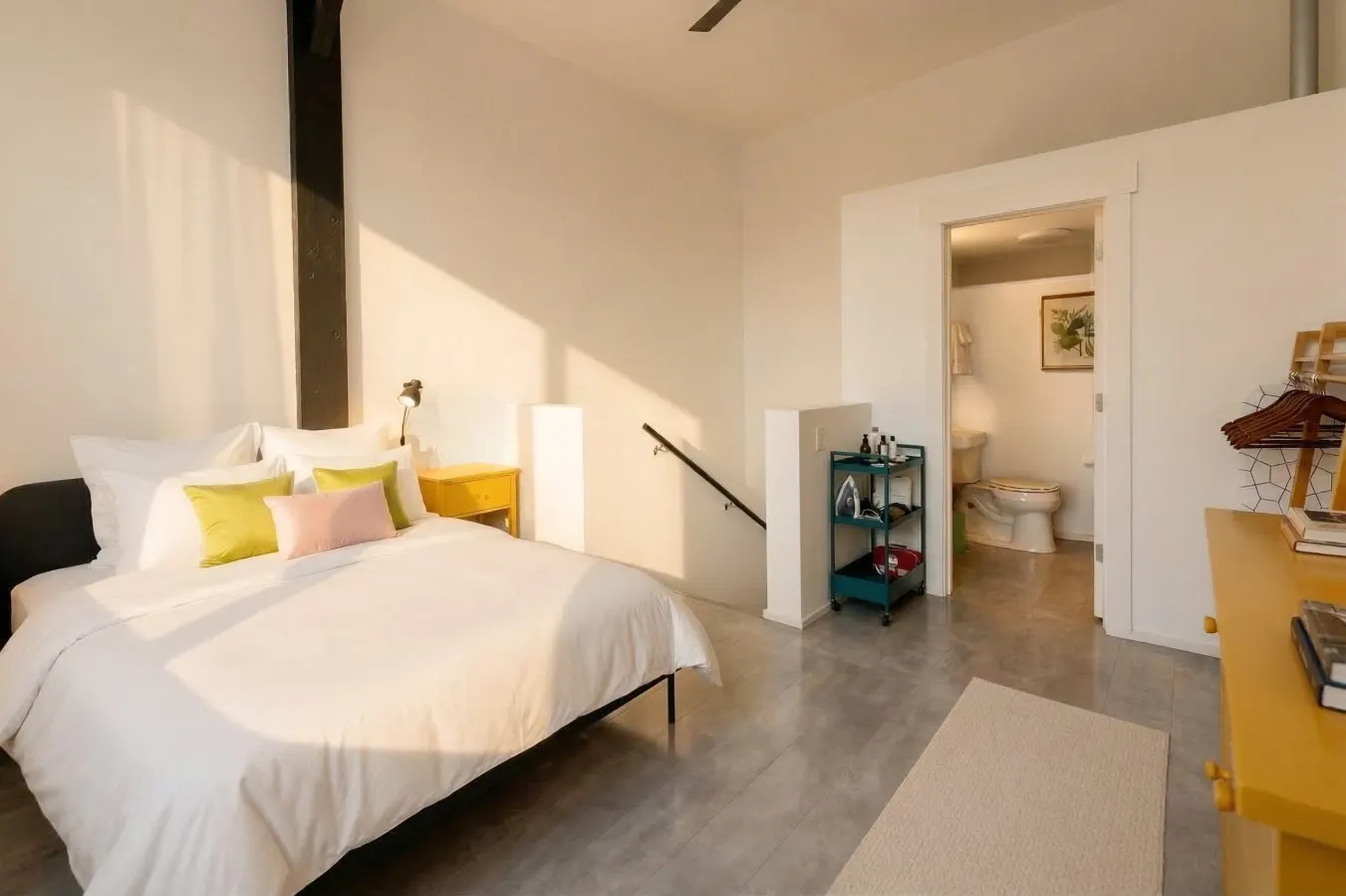 Stylish Artist Loft, Steps from TQL Stadium 6