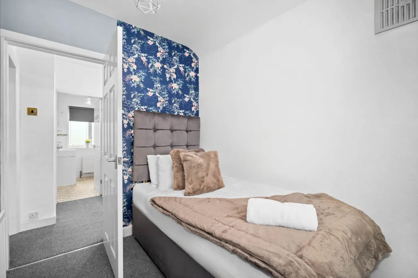 Semi-Detached Three Bed House - Garden - Parking - Great Barr 15