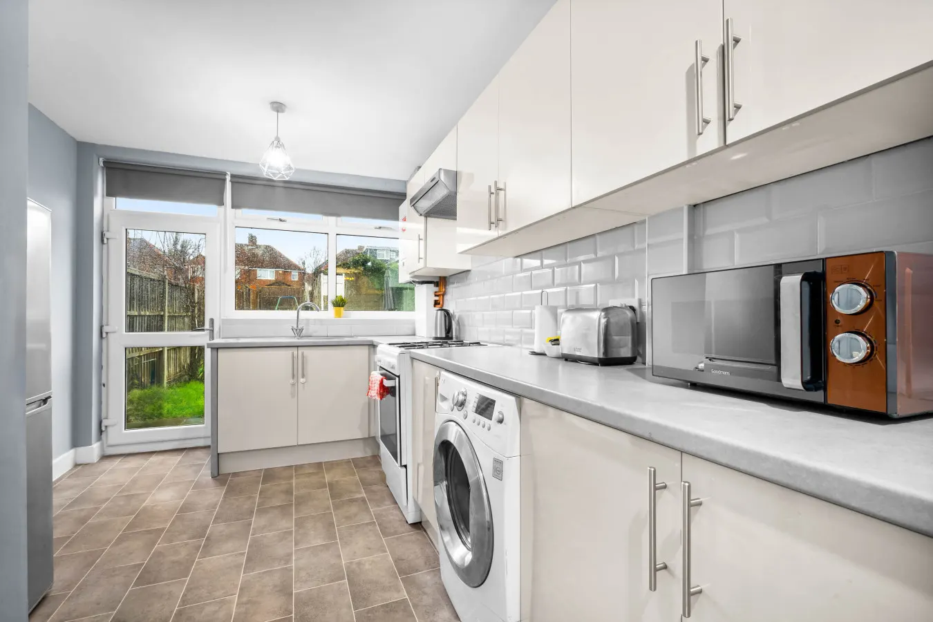 Semi-Detached Three Bed House - Garden - Parking - Great Barr — photo 4