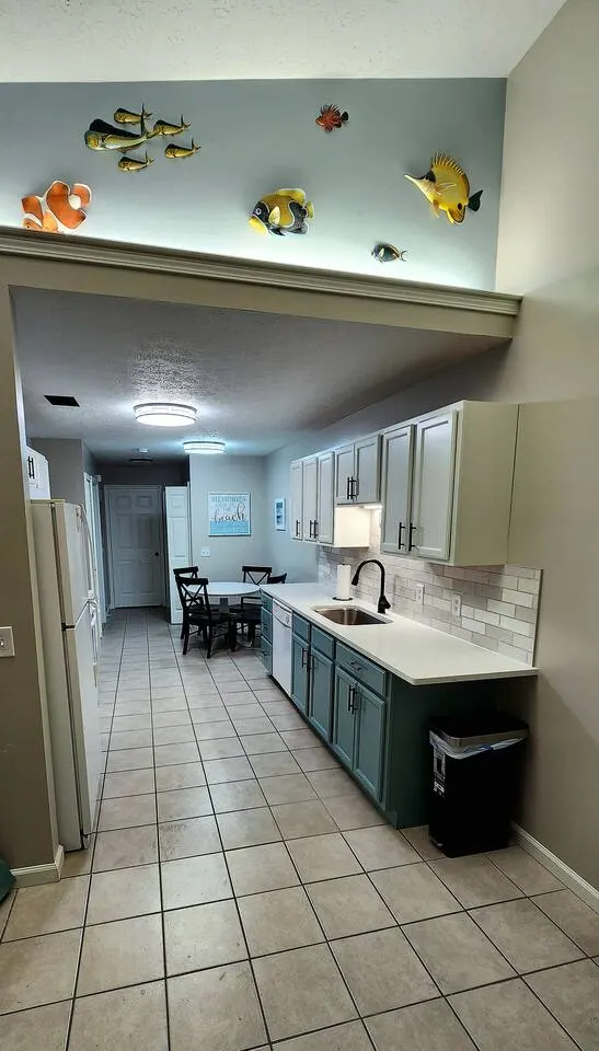 5926- Updated 2BR Duplex 4 Blocks to Beach-Sleeps6 9