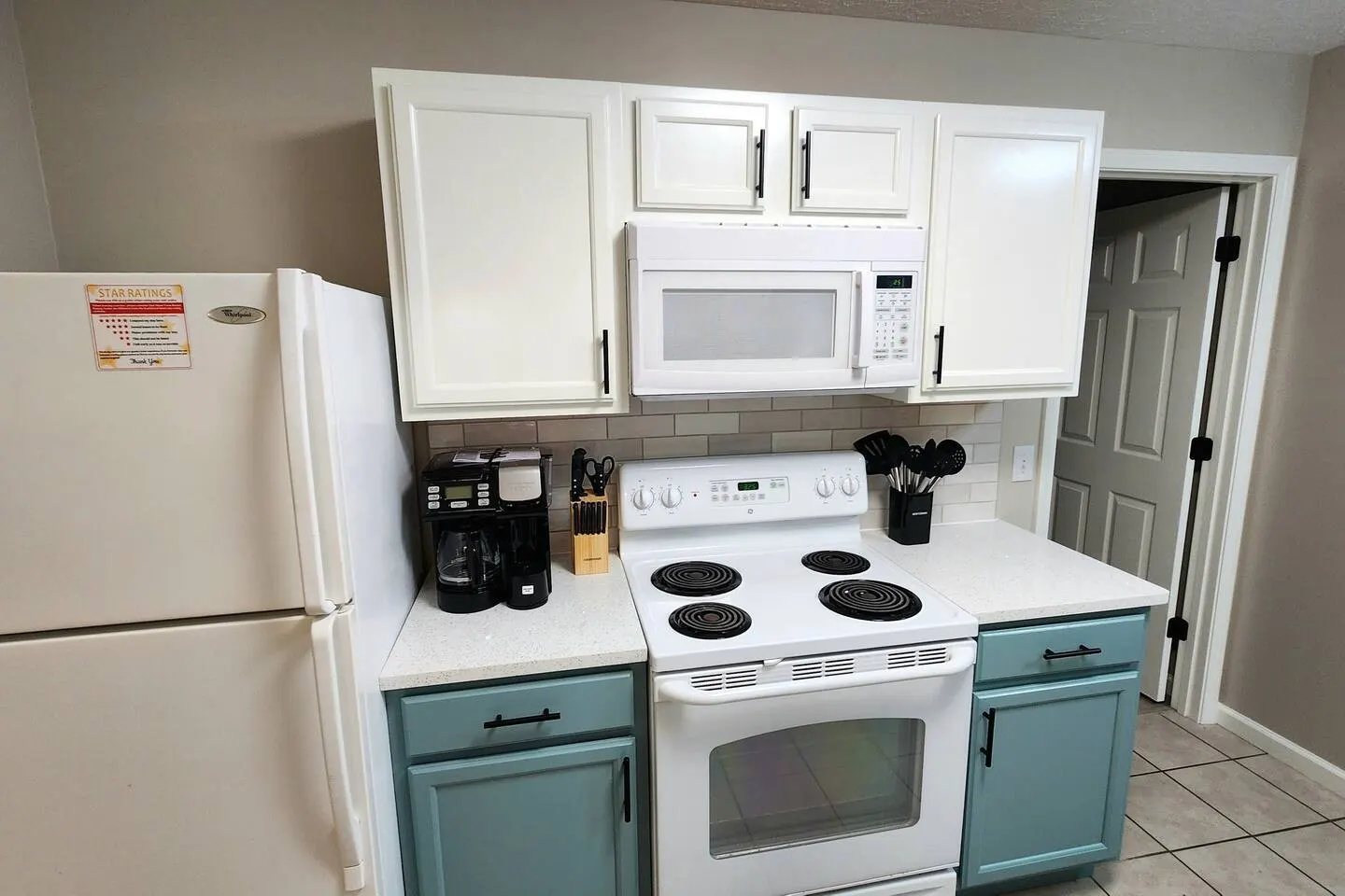 5926- Updated 2BR Duplex 4 Blocks to Beach-Sleeps6 13
