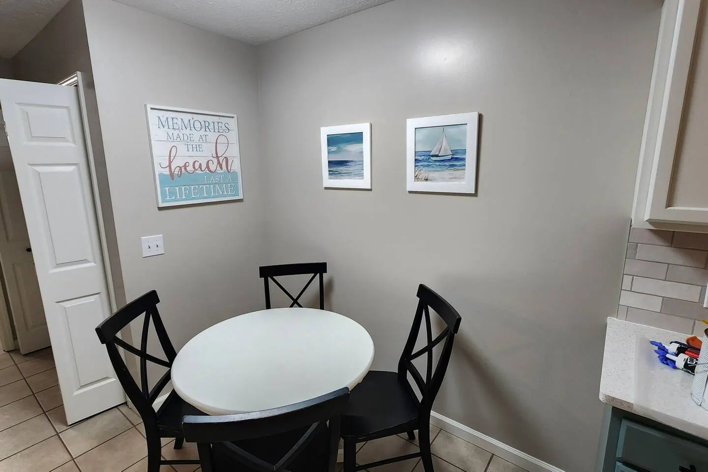 5926- Updated 2BR Duplex 4 Blocks to Beach-Sleeps6 14