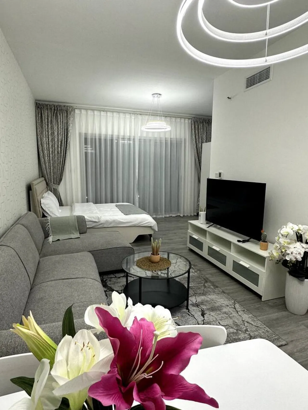 Dubai Marina - Huge Luxury Studio Apartment 2