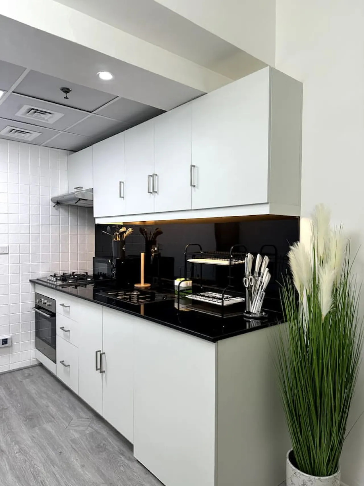 Dubai Marina - Huge Luxury Studio Apartment 4