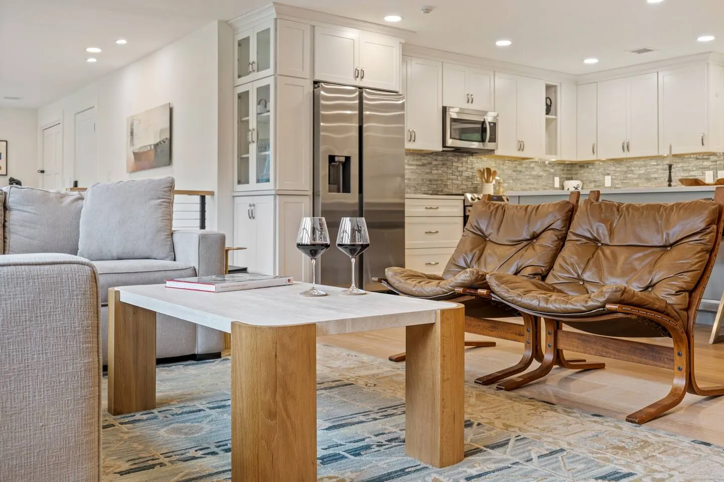 Minutes to Beaches Fenced Yard Chefs Kitchen 14