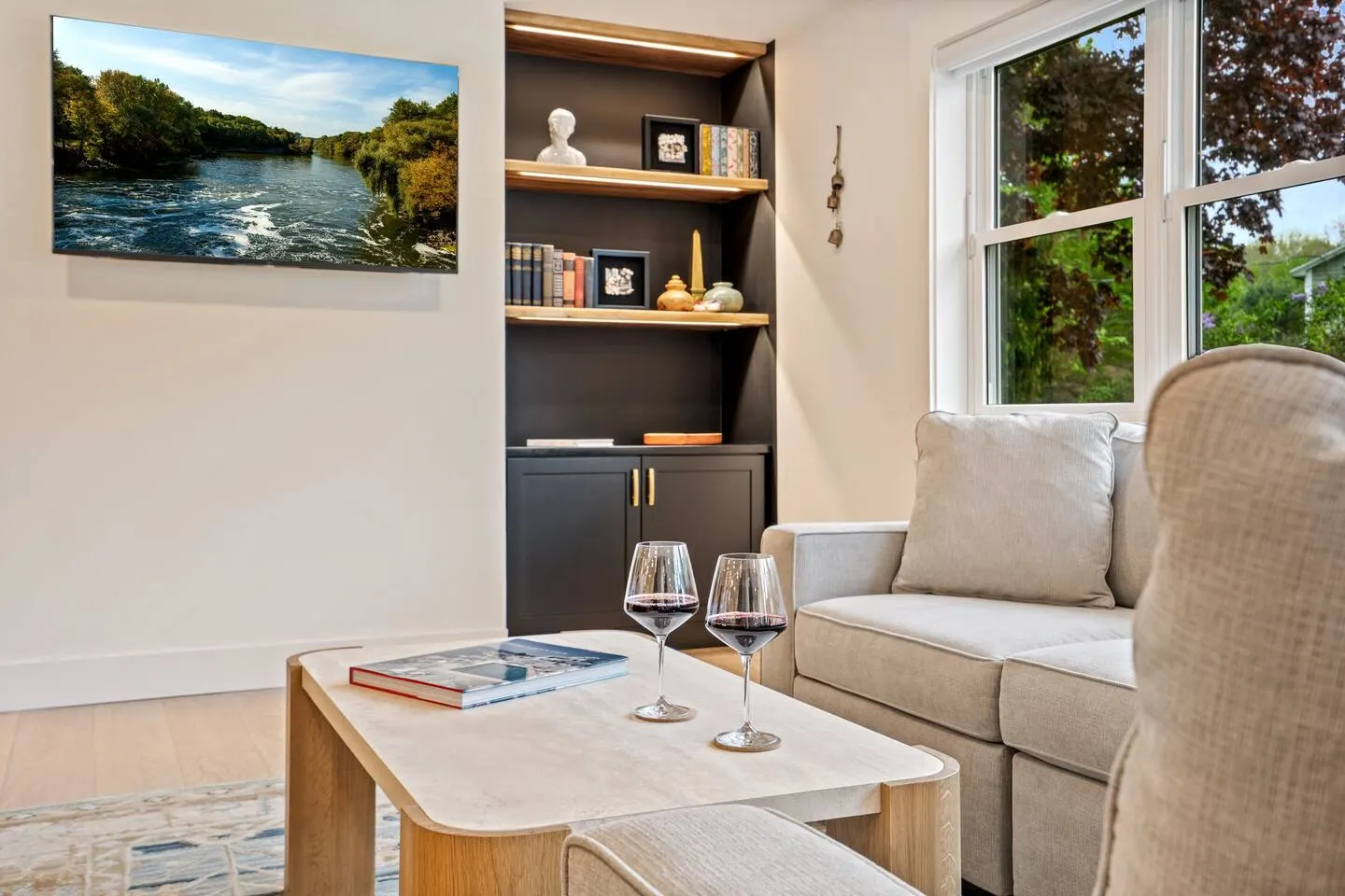 Minutes to Beaches Fenced Yard Chefs Kitchen 15