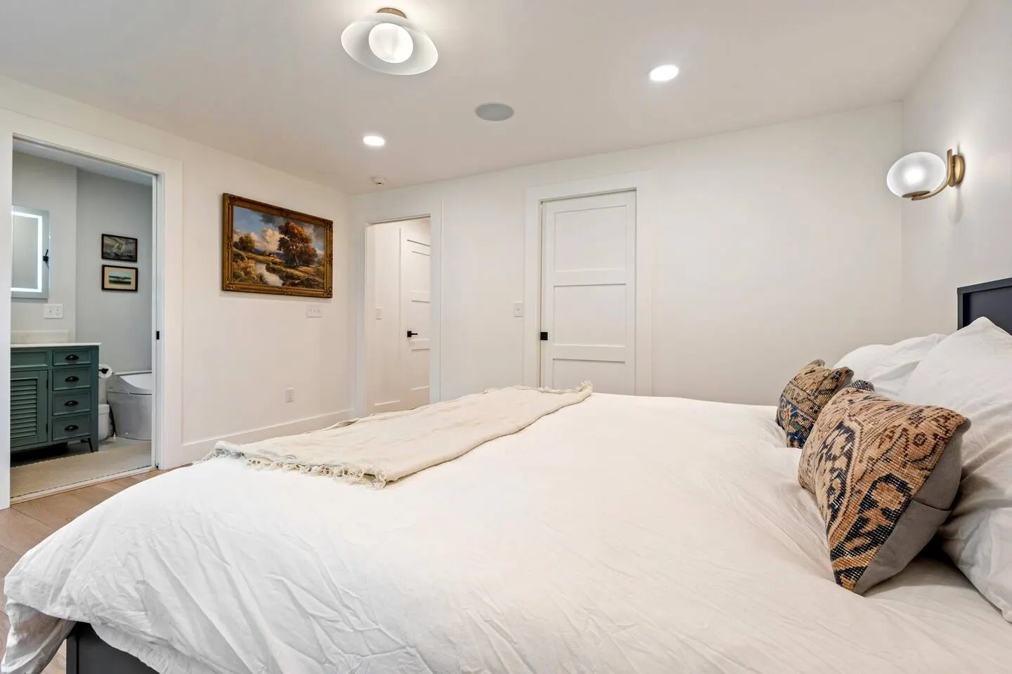 Minutes to Beaches Fenced Yard Chefs Kitchen 20