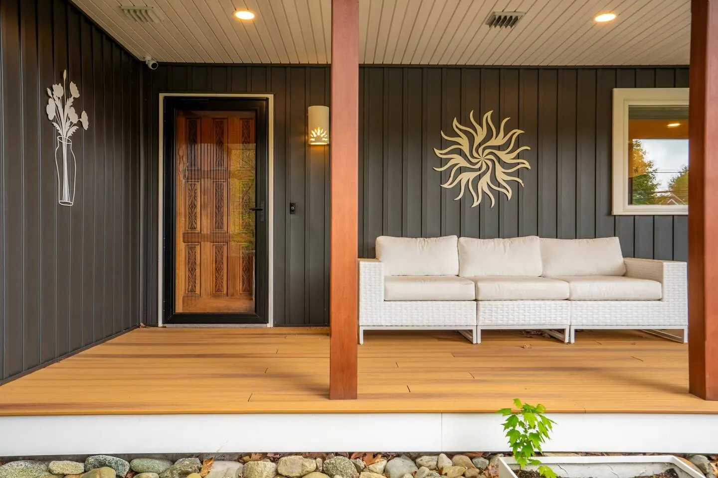 Minutes to Beaches Fenced Yard Chefs Kitchen 6
