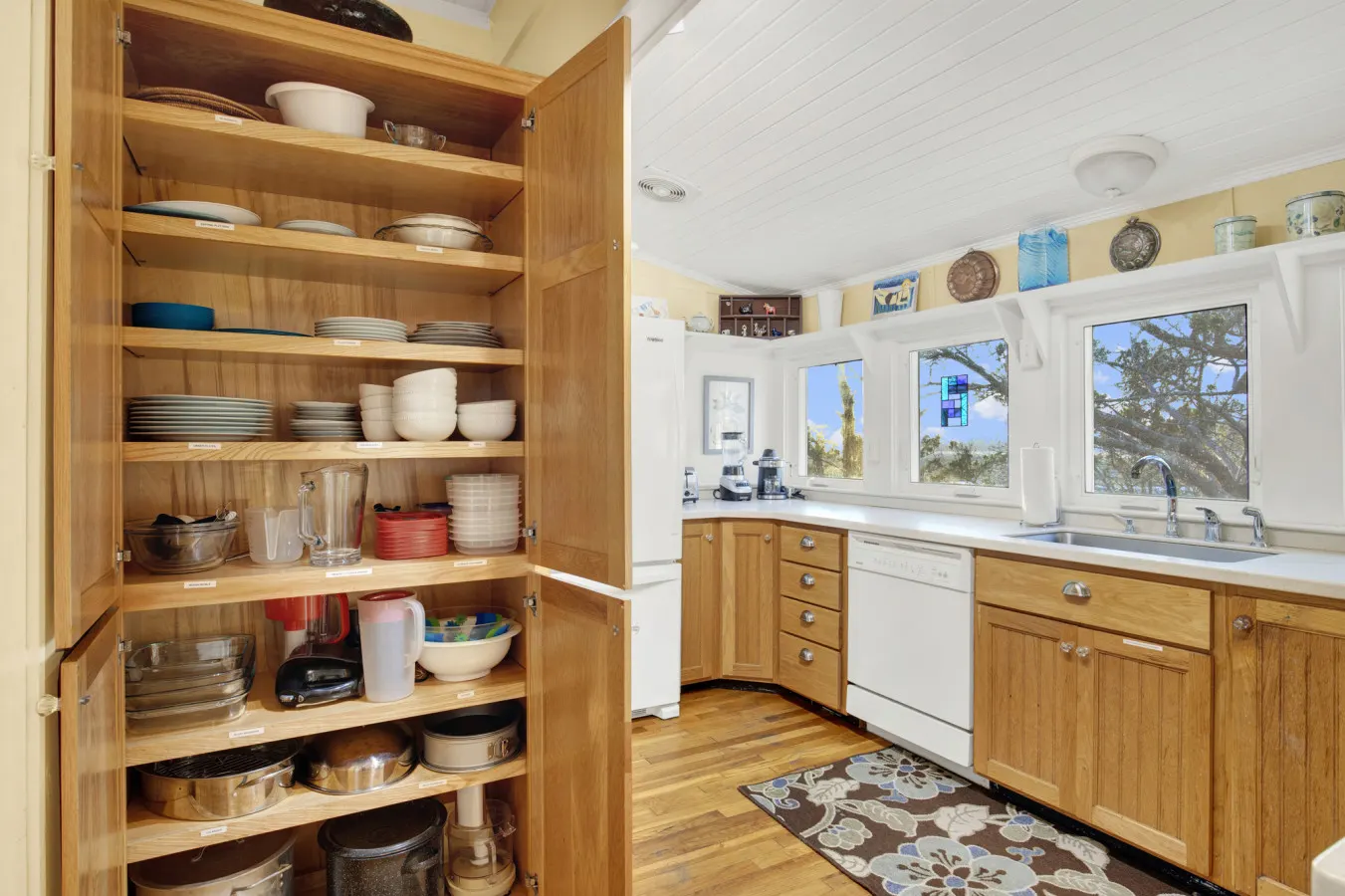 Chimney Pot Cottage - 2bed 2bath Waterfront with Dock 10