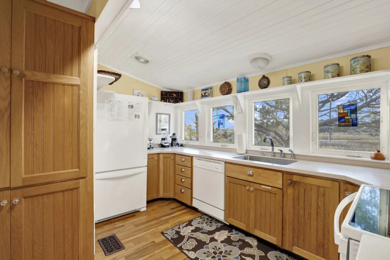 Chimney Pot Cottage - 2bed 2bath Waterfront with Dock 11