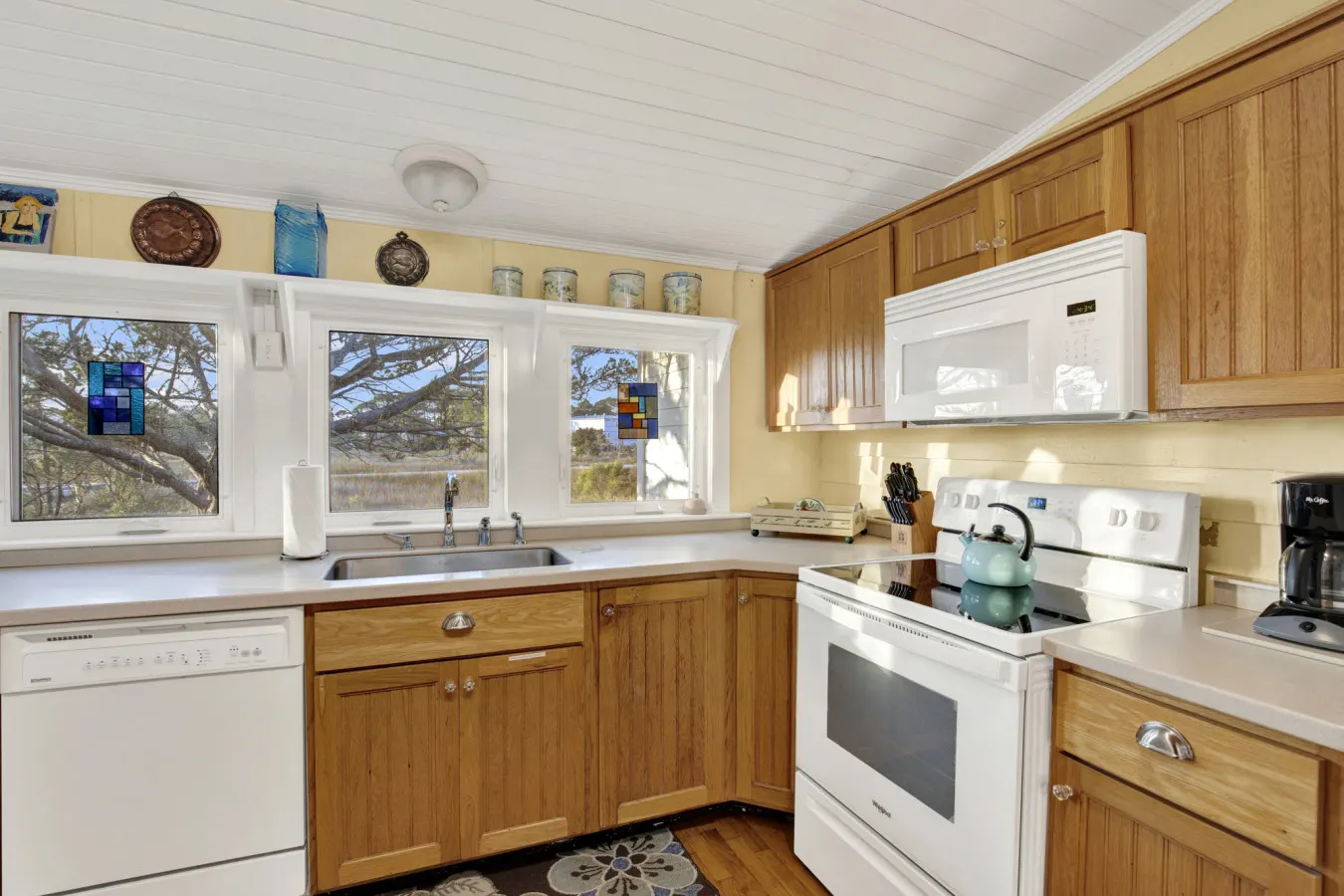 Chimney Pot Cottage - 2bed 2bath Waterfront with Dock 12