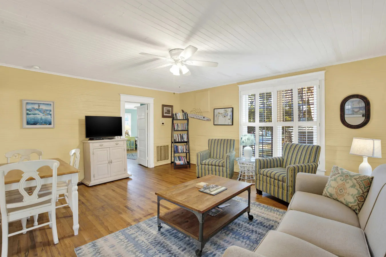 Chimney Pot Cottage - 2bed 2bath Waterfront with Dock — photo 3