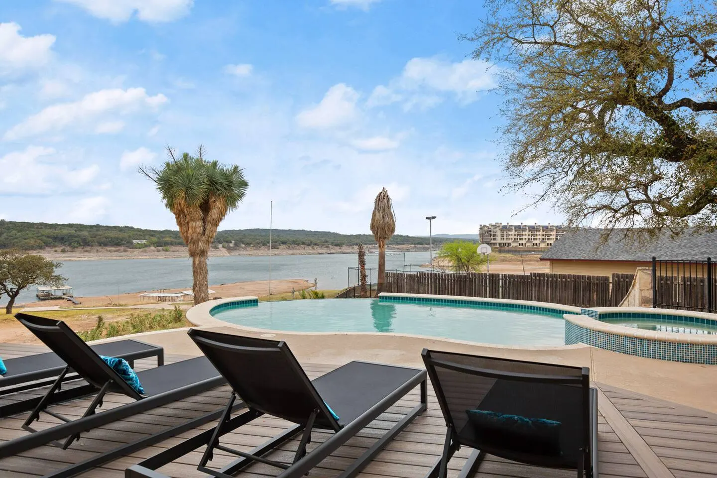 Lakefront Dock, Pool, Hot Tub, Game Room, Park 9