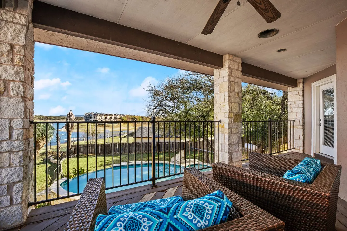 Lakefront Dock, Pool, Hot Tub, Game Room, Park 19