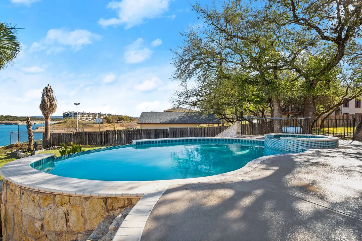 Lakefront Dock, Pool, Hot Tub, Game Room, Park 3