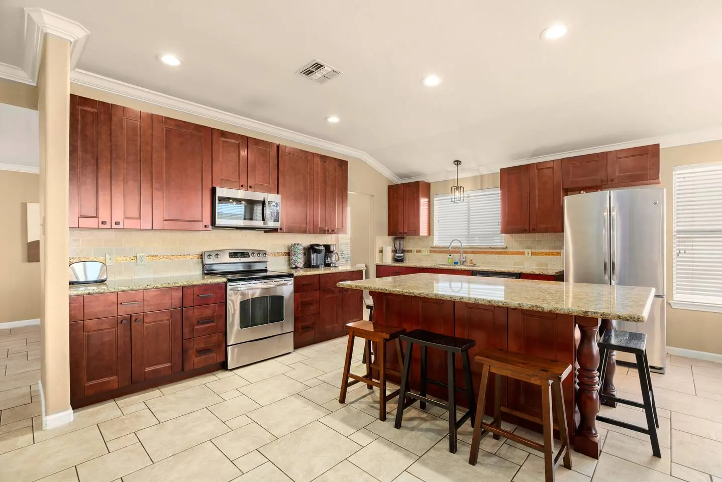 Lakefront Dock, Pool, Hot Tub, Game Room, Park 7