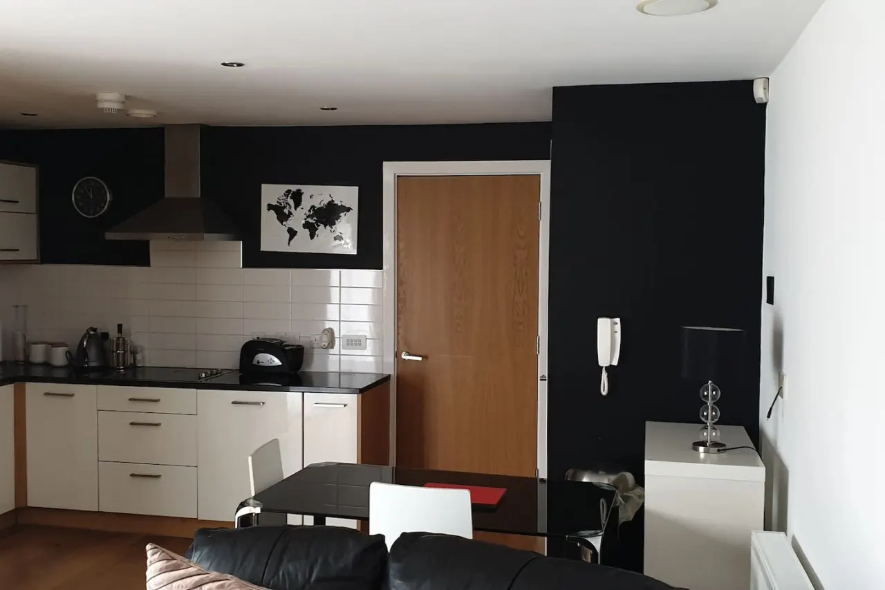 Hullidays》The Sawmill Suite — photo 4