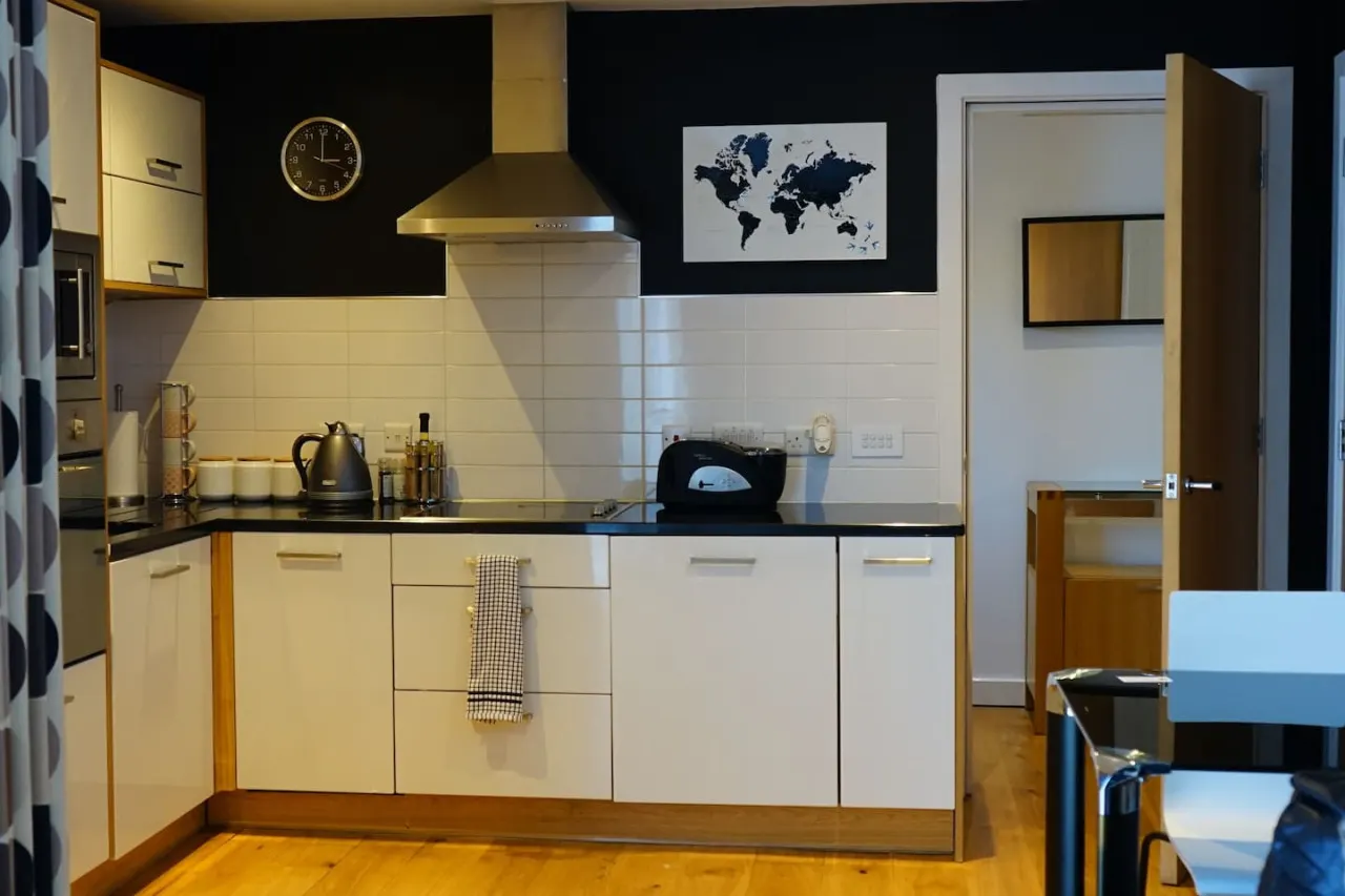 Hullidays》The Sawmill Suite — photo 5