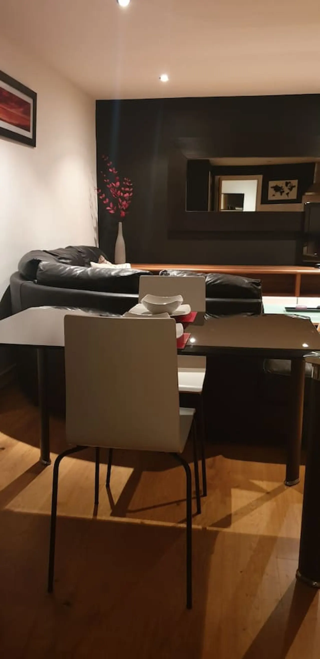 Hullidays》The Sawmill Suite 7
