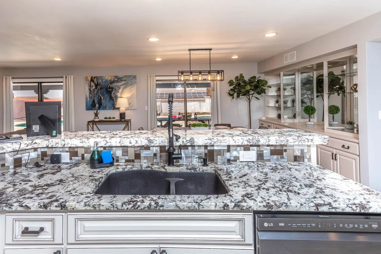 Havasu Viejo - Pool, Spa, Game Room, Fire Pit 16