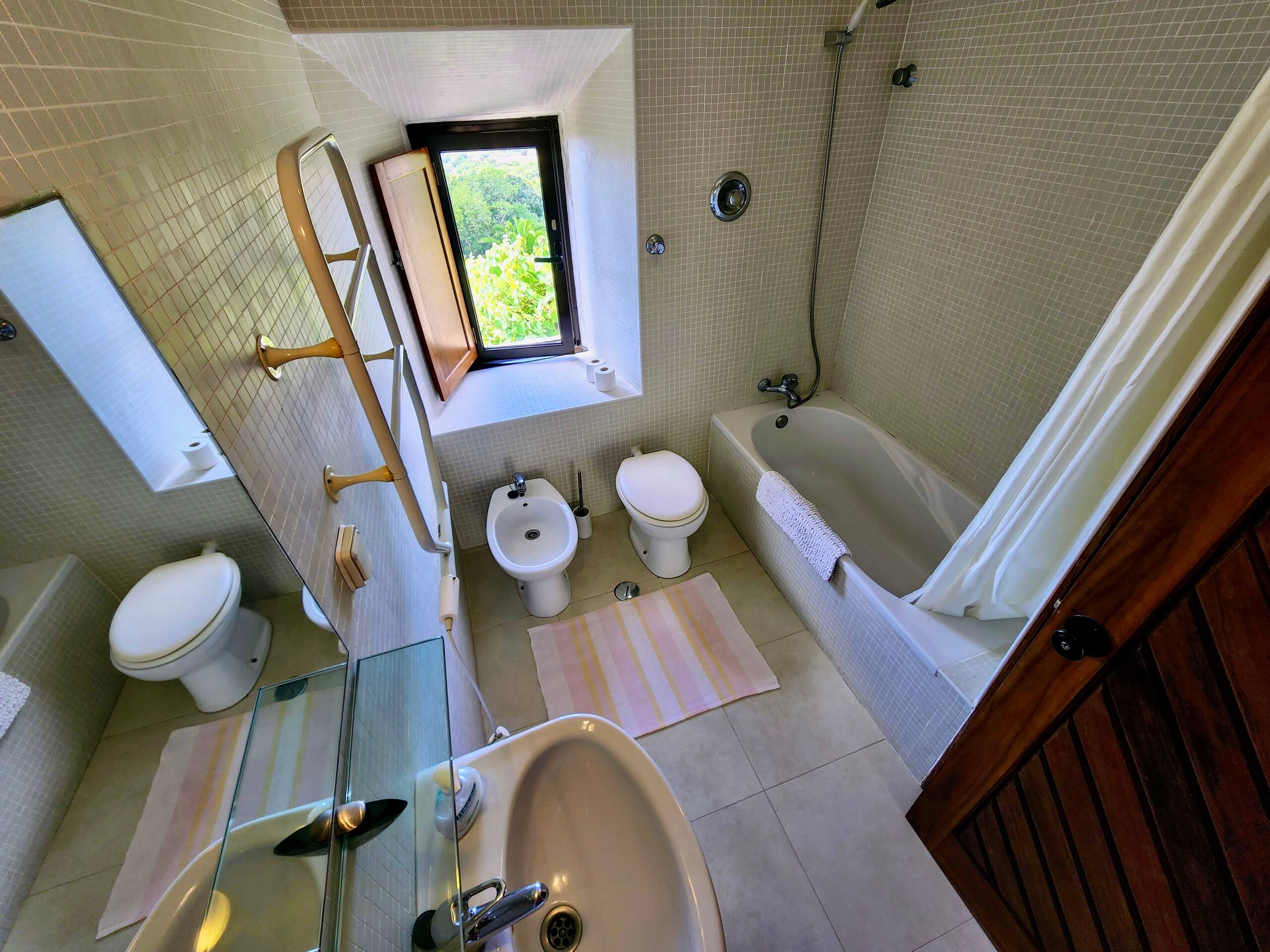 Casa do Celeiro (architect/artist house) 19