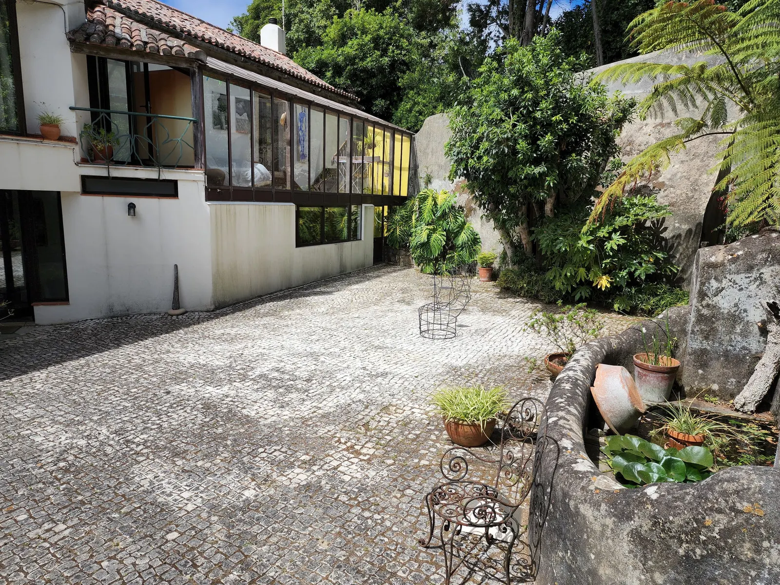 Casa do Celeiro (architect/artist house) 29