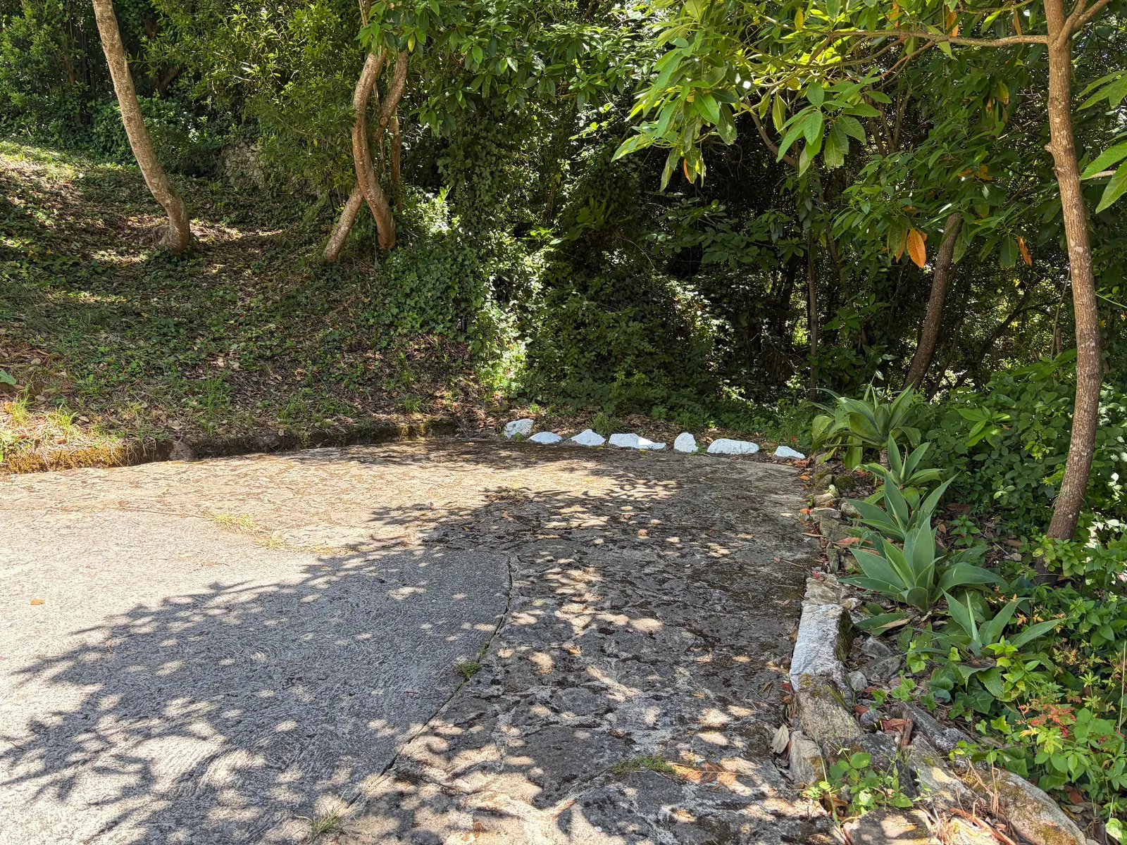 Casa do Celeiro (architect/artist house) 37