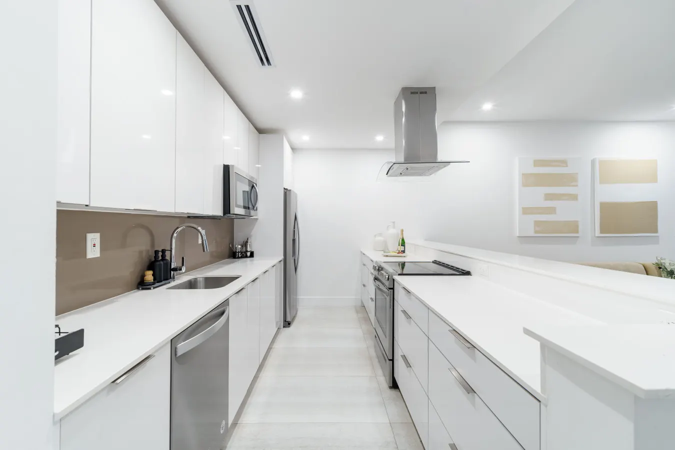 Casablanca 3BR 4BA for 8 Private Pool, Outdoor Dining, Grill, Billiards & More Coconut Grove, Miami 9
