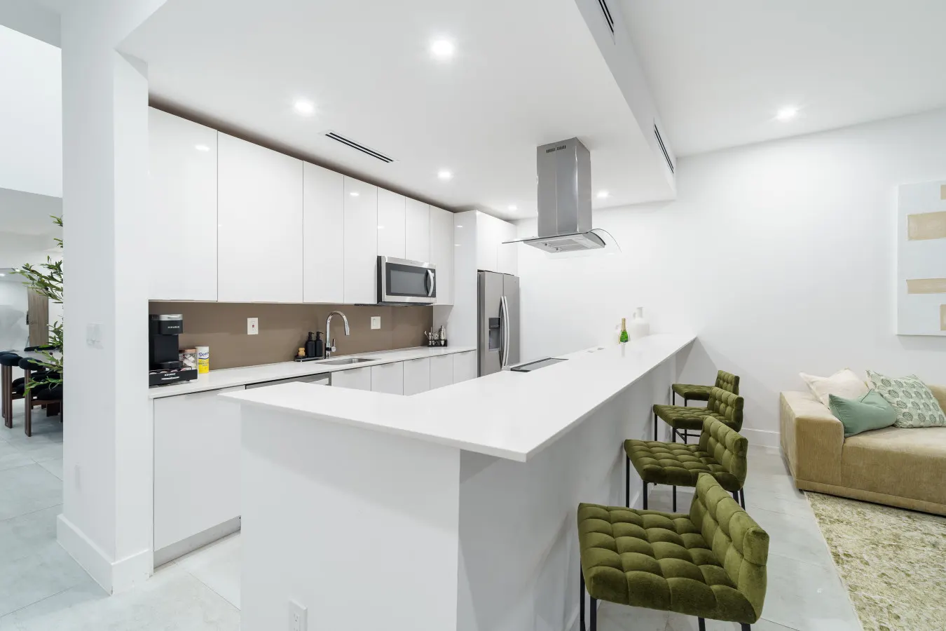 Casablanca 3BR 4BA for 8 Private Pool, Outdoor Dining, Grill, Billiards & More Coconut Grove, Miami 10