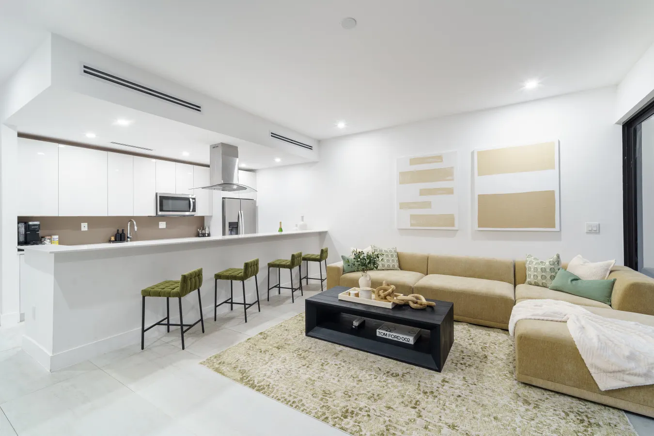 Casablanca 3BR 4BA for 8 Private Pool, Outdoor Dining, Grill, Billiards & More Coconut Grove, Miami 14