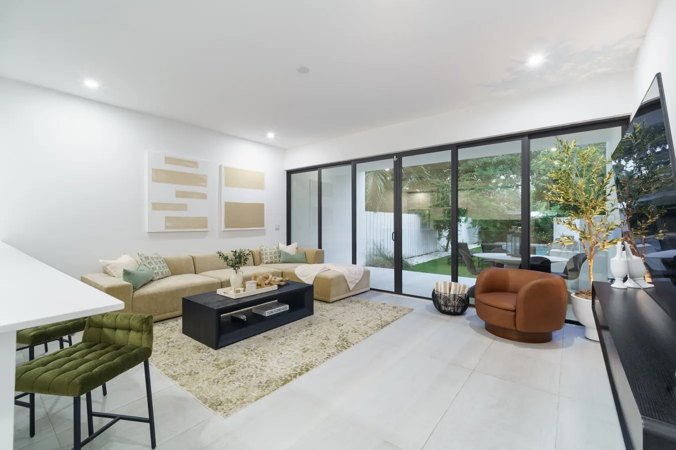 Casablanca 3BR 4BA for 8 Private Pool, Outdoor Dining, Grill, Billiards & More Coconut Grove, Miami 5