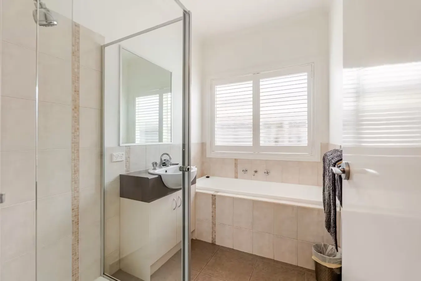 Relax & Unwind with Private Hot Tub in Rosebud 17