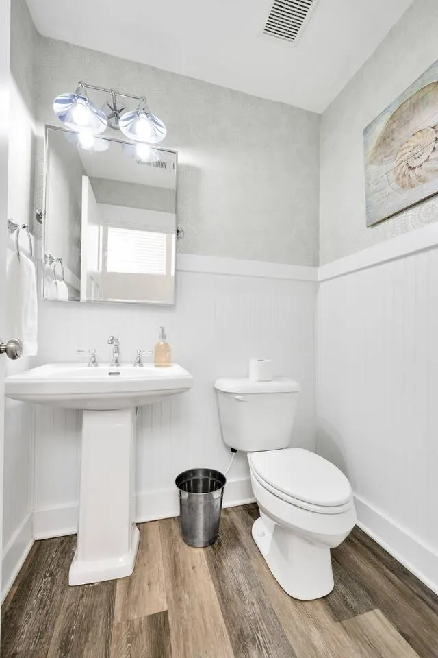 Coastal 4BR Walk To Boardwalk & Beach 19