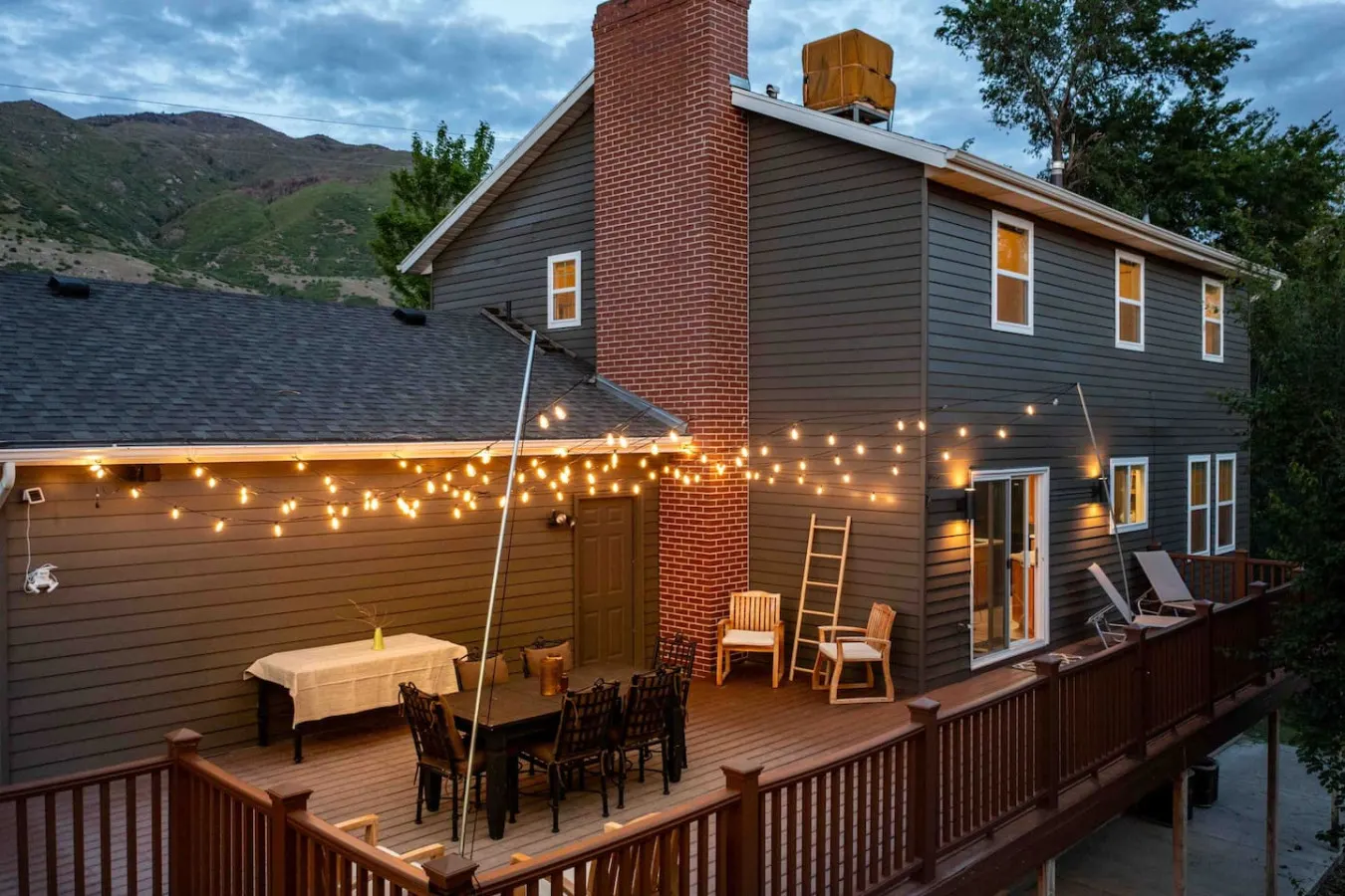 Perfect Farmington Family Home -Hot Tub, Large Deck and View - close to Lagoon! — photo 3