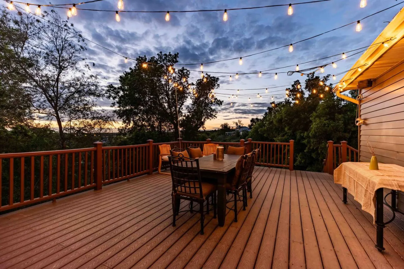Perfect Farmington Family Home -Hot Tub, Large Deck and View - close to Lagoon! — photo 5