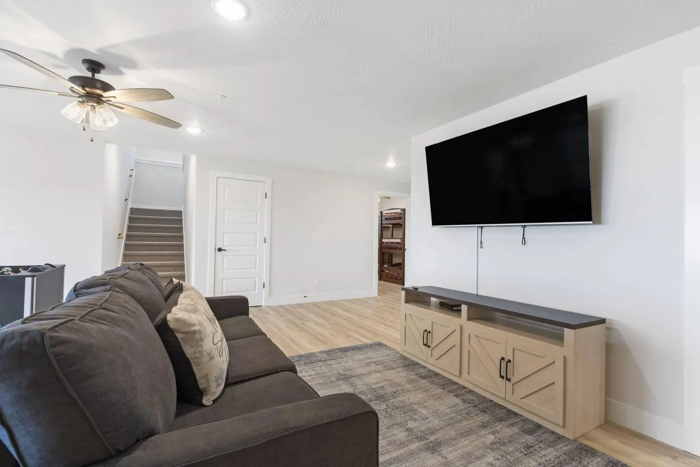Lakeview Fun! Pool Table, Resort & Private Hot Tub 16