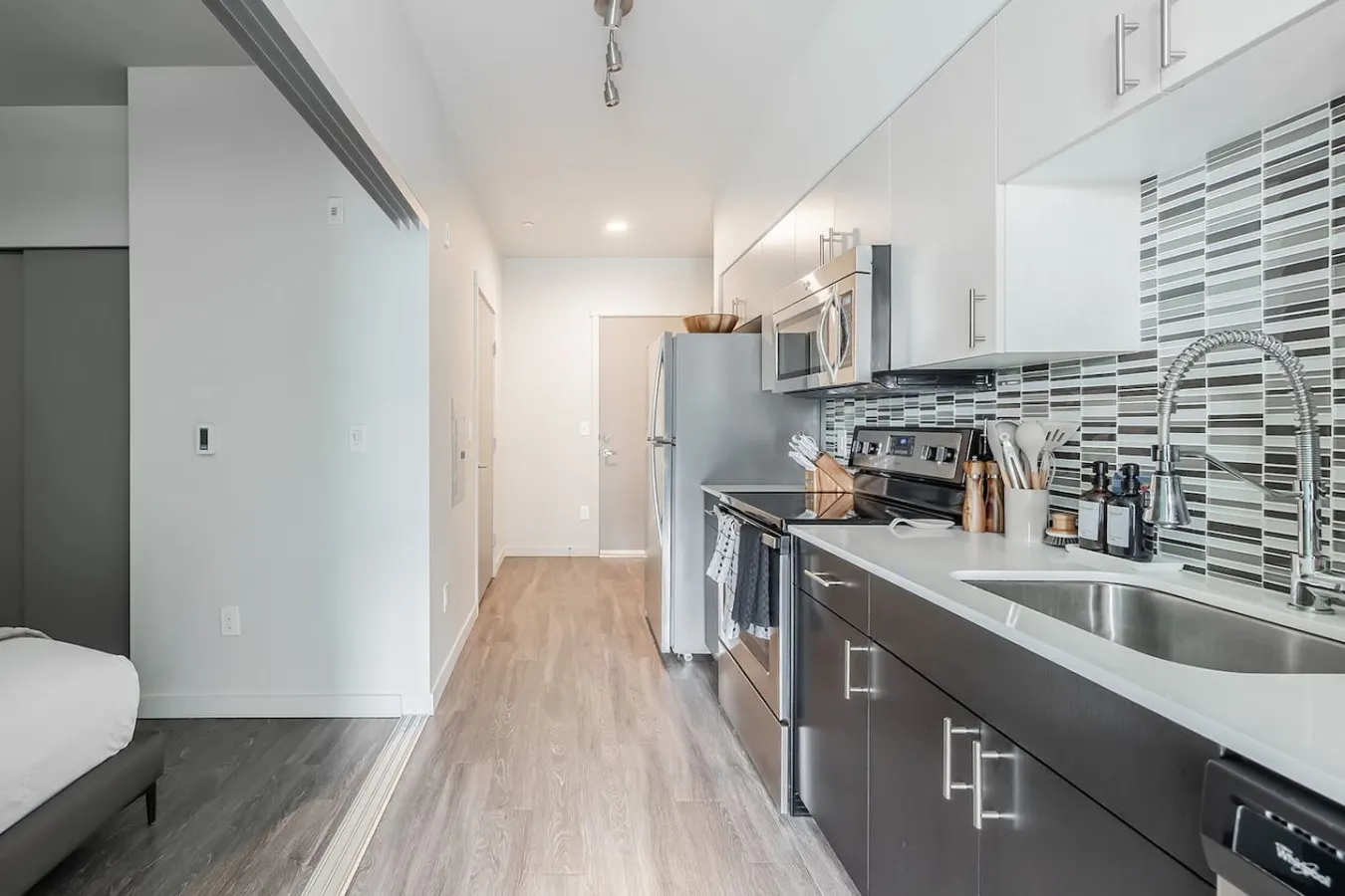 The Astra Suite Pioneer Sq Gem 12