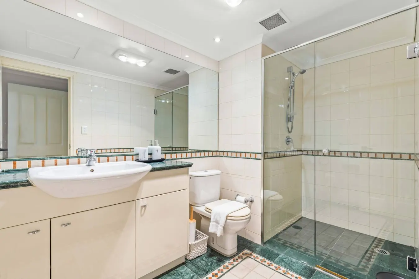 Birchgrove Harbour Escape 19
