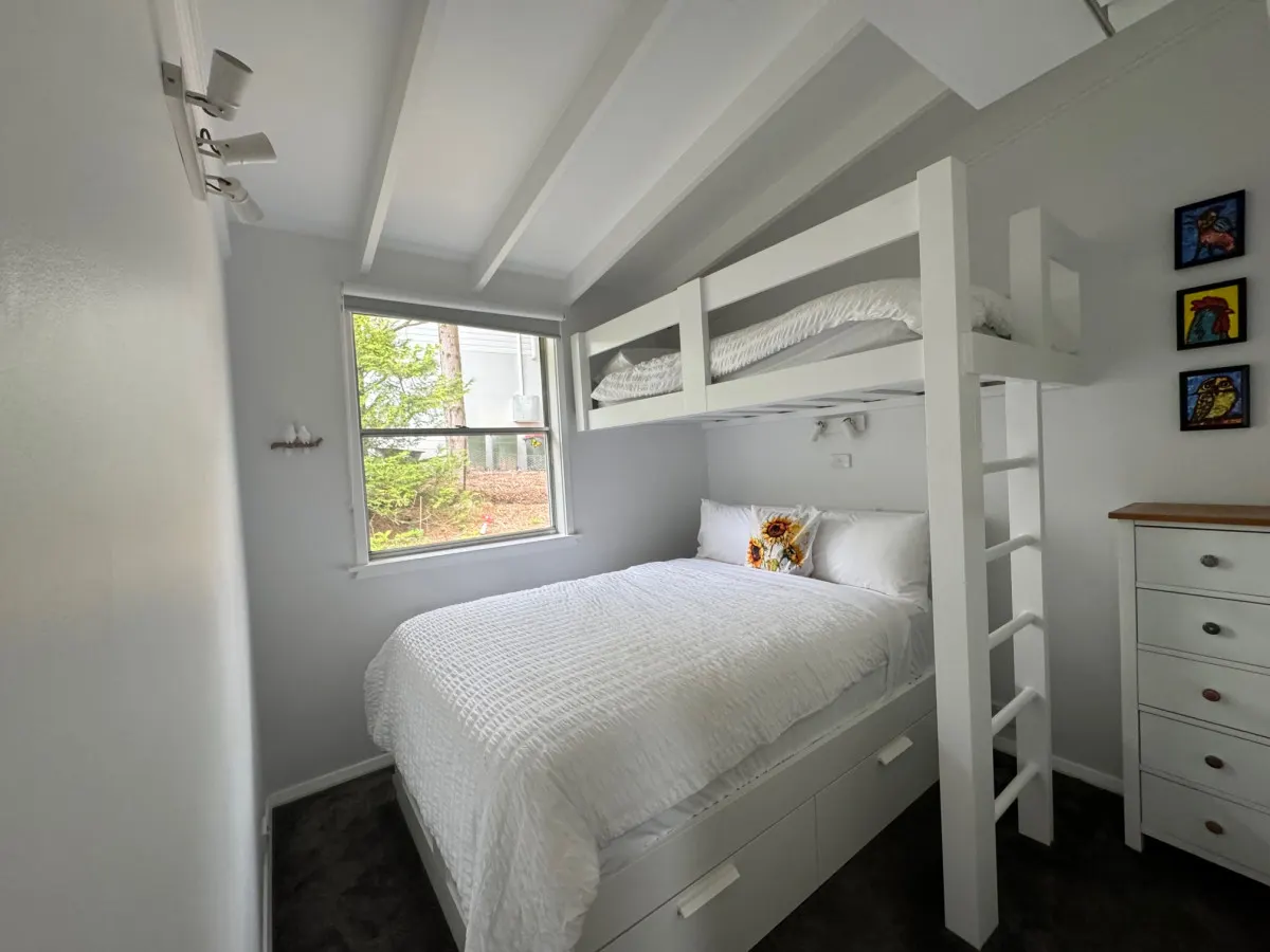 Sunflower - Cozy Cabin, Lake, Pet & Family Friendly 18