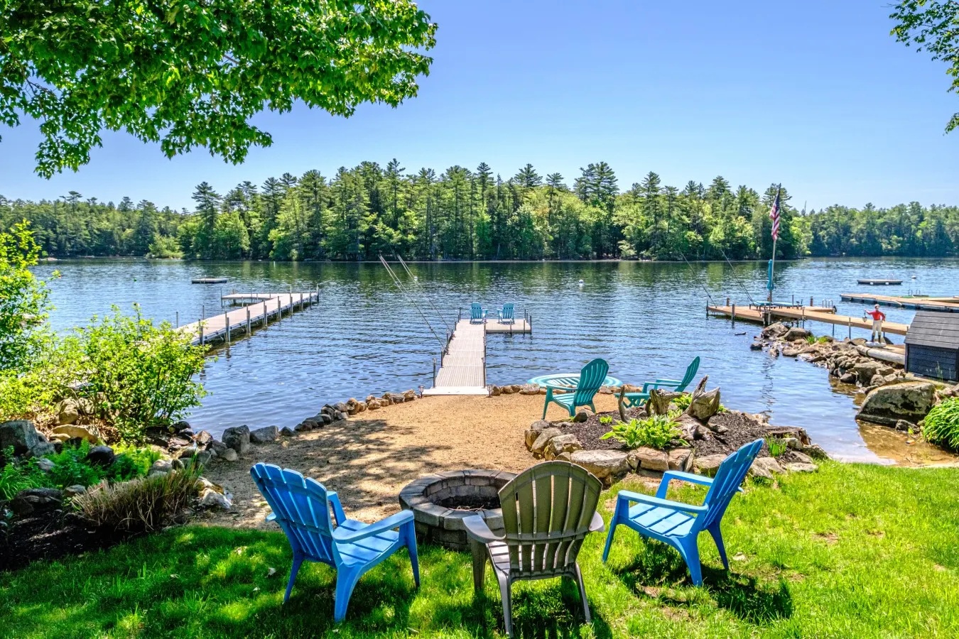 Calm Waters- a Newly Renovated Home on Sebago