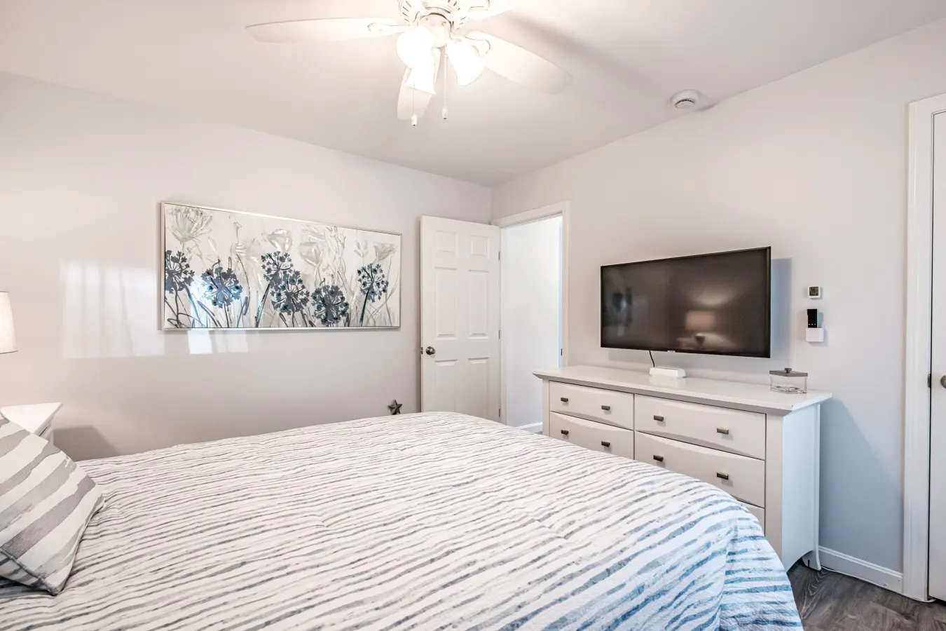 Calm Waters- a Newly Renovated Home on Sebago 18