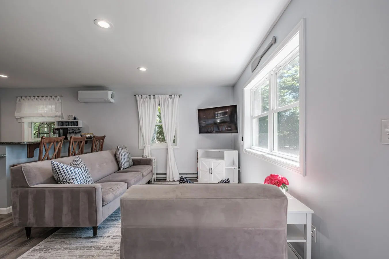 Calm Waters- a Newly Renovated Home on Sebago 8