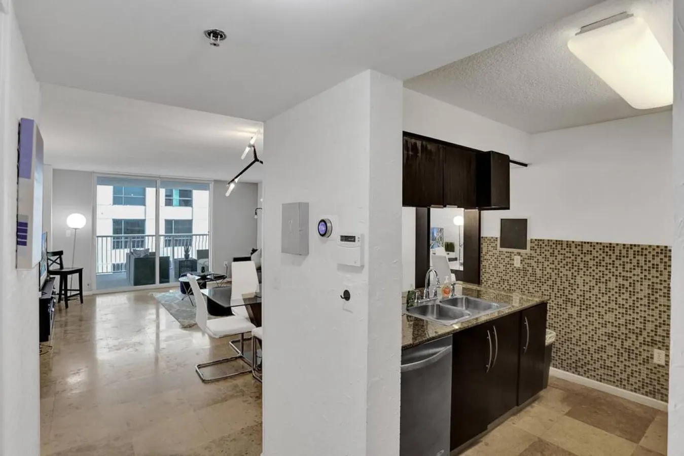 Superb Private unit Perfectly Located In Brickell 2