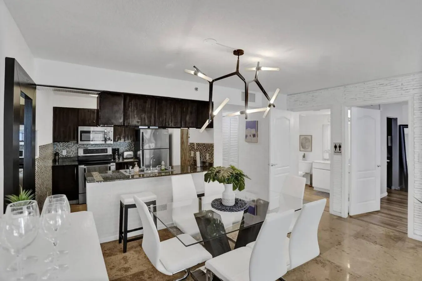 Superb Private unit Perfectly Located In Brickell 9