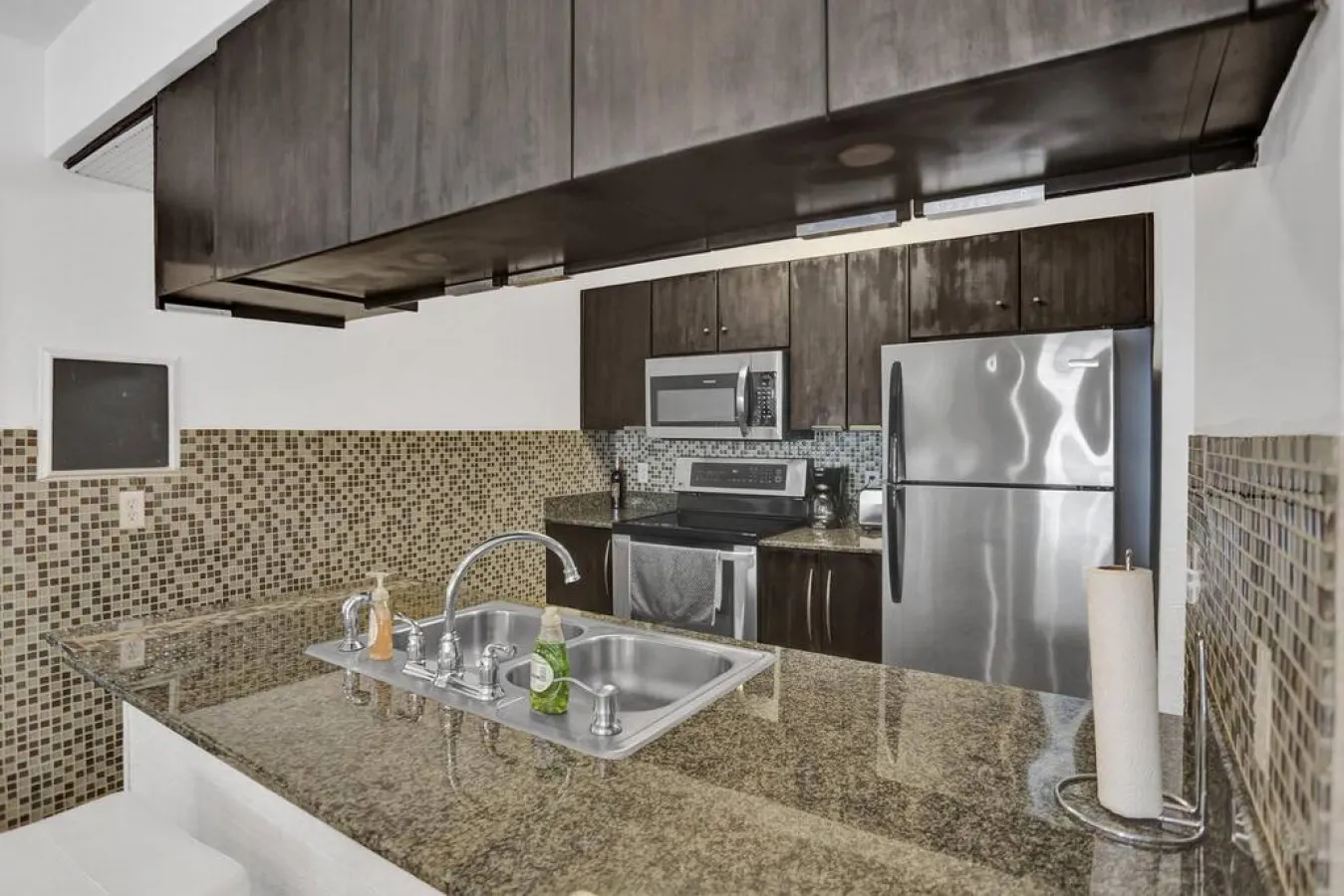 Superb Private unit Perfectly Located In Brickell 12